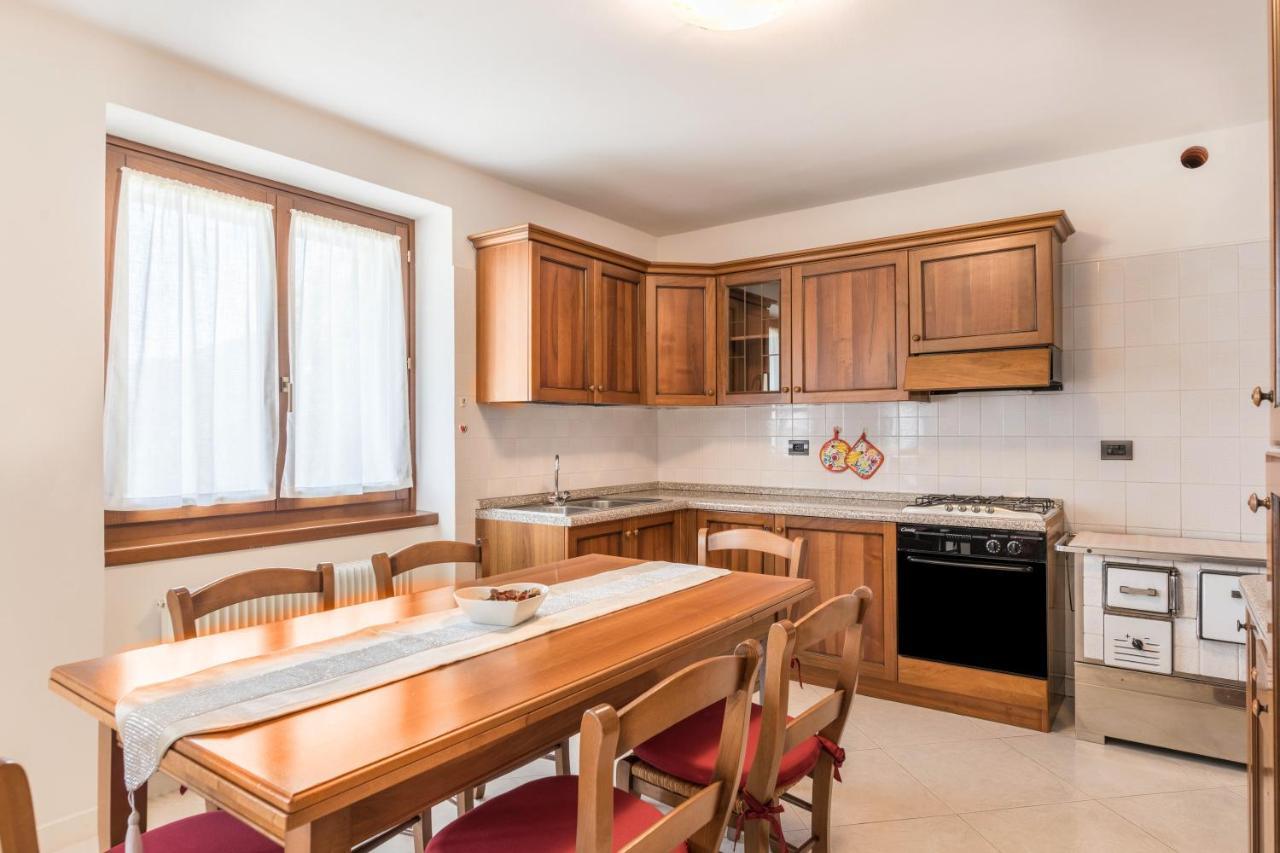 Appartamento Dorsino Luaran gambar