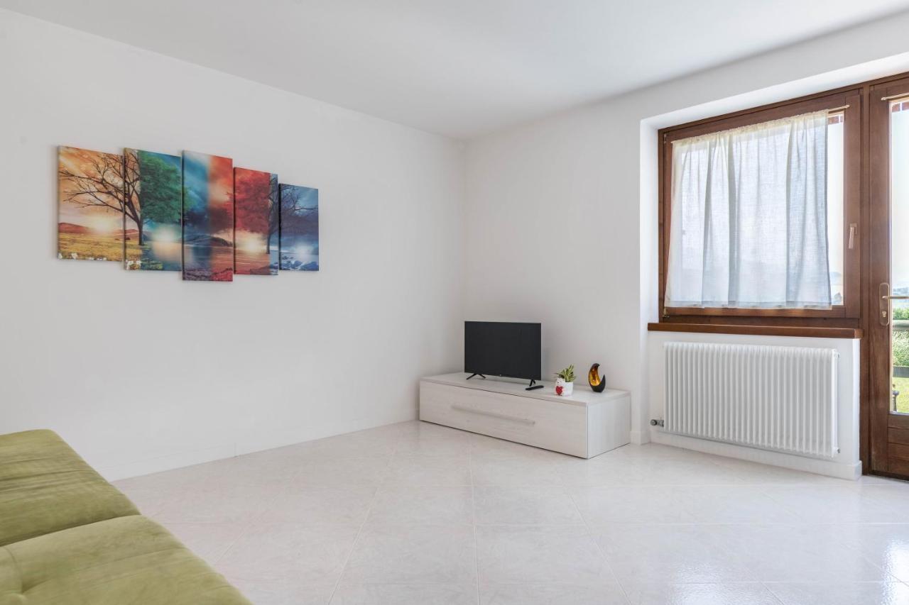 Appartamento Dorsino Luaran gambar