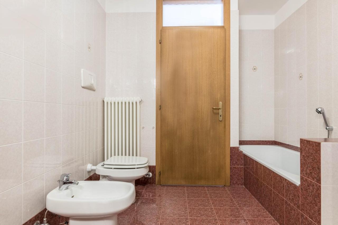 Appartamento Dorsino Luaran gambar