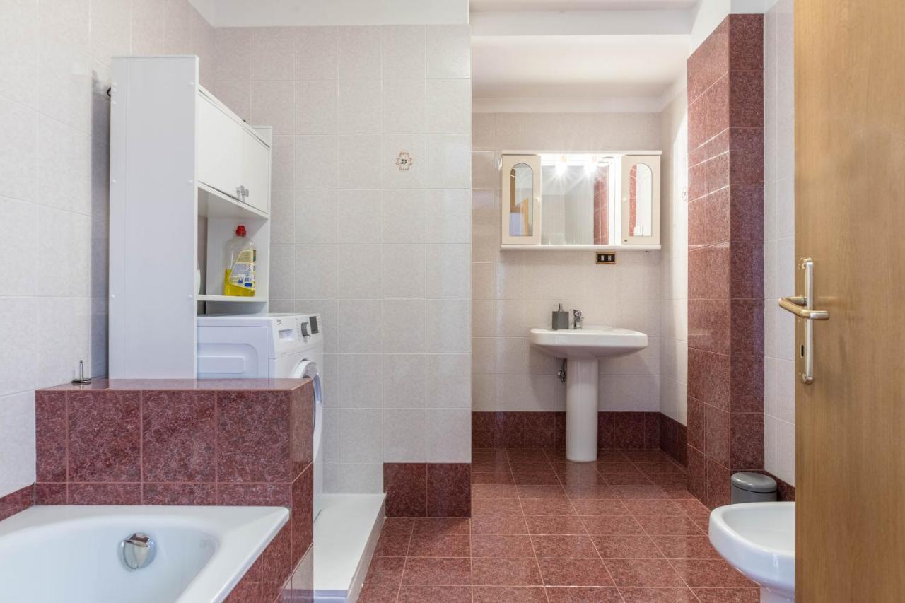 Appartamento Dorsino Luaran gambar